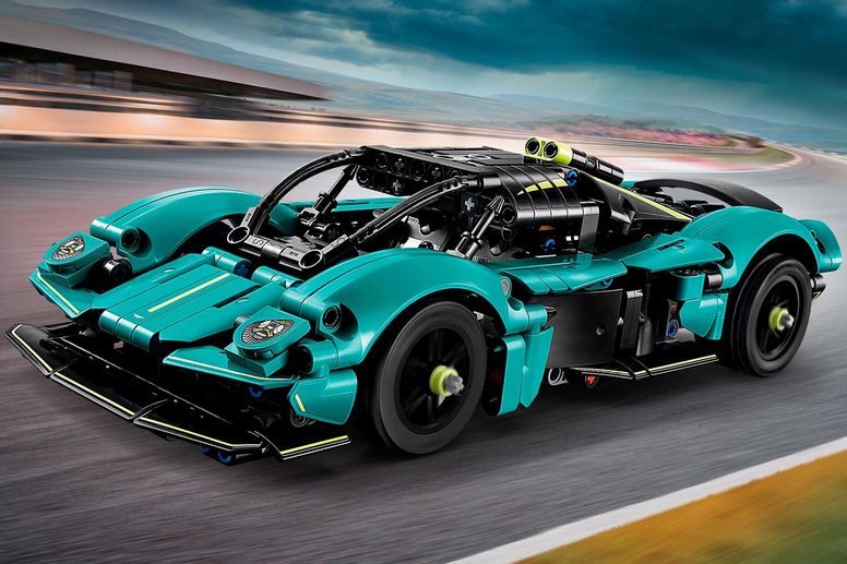 L'Aston Martin Valkyrie intègre le catalogue Lego
