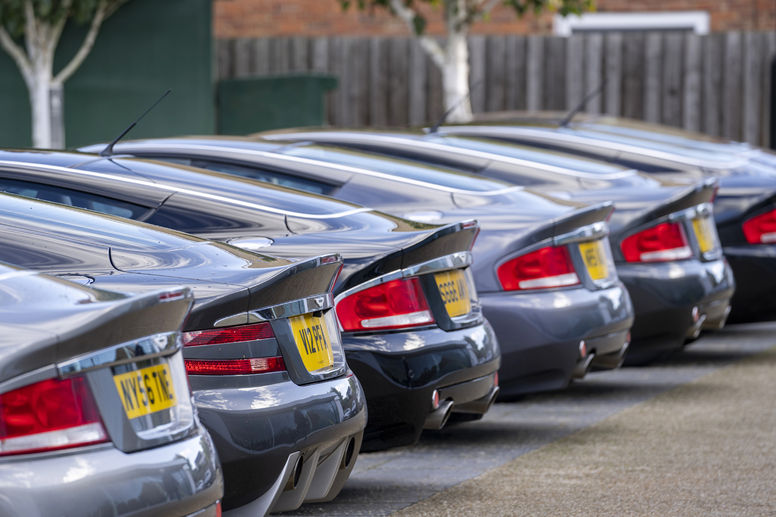 Aston Martin Works fête les 20 ans de la Vanquish avec un record