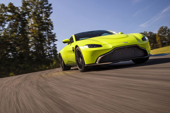 Aston Martin Vantage, tout pour le sport !