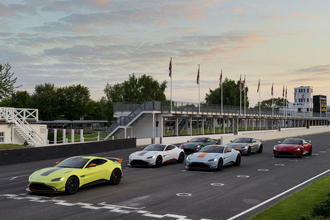 Hommage et éditions spéciales pour Aston Martin à Goodwood