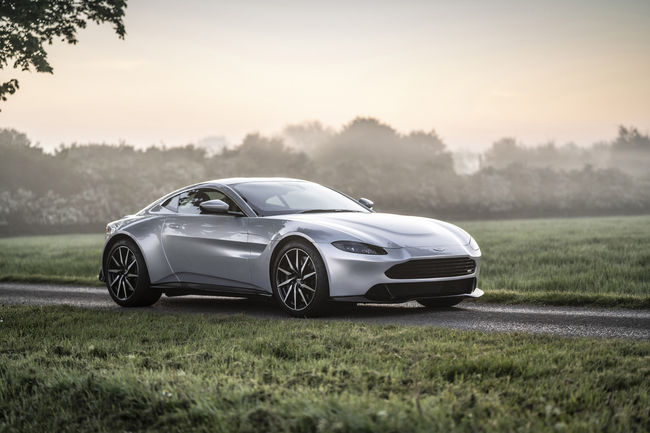 Revenant Automotive offre un relooking à l'Aston Martin Vantage