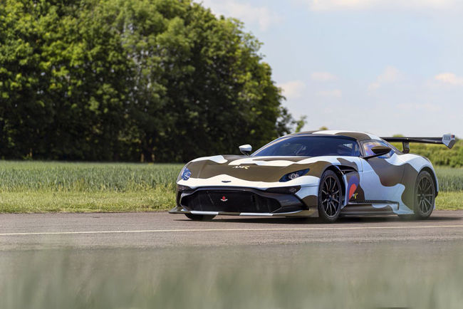 Un one-off Aston Martin Vulcan sur la Gumball 3000