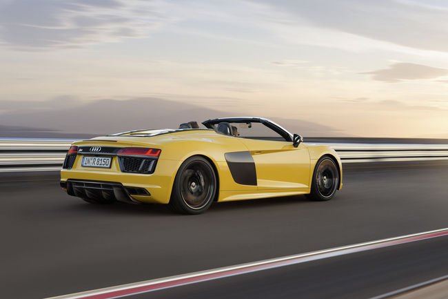 Audi R8 V10 Spyder : ouverture des commandes 