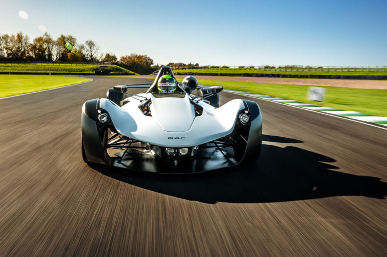 Vidéo : la Bac Mono R en piste à Goodwood