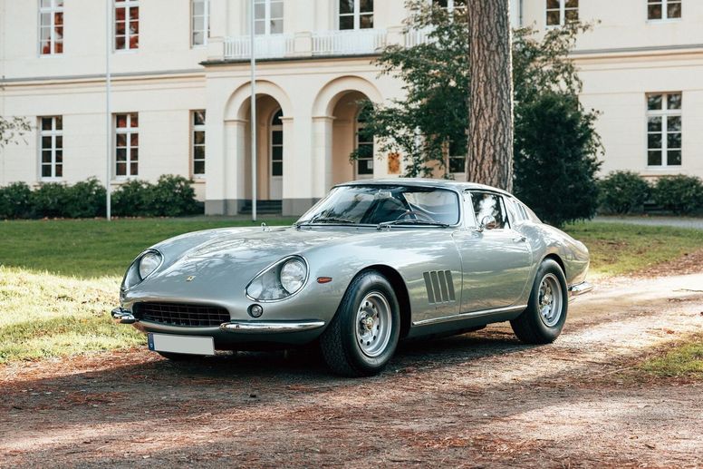 Beau résultat pour la vente parisienne de RM Sotheby's