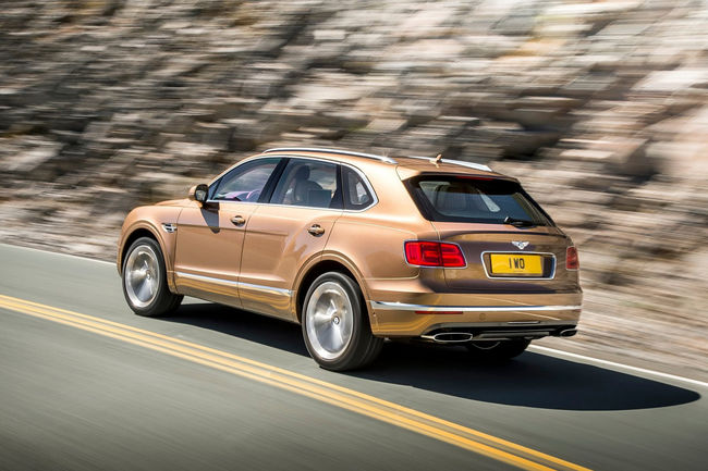 Un Bentley Bentayga au départ de Pikes Peak