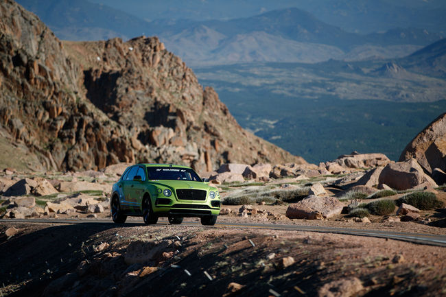 Pikes Peak : une victoire et une édition limitée pour Bentley