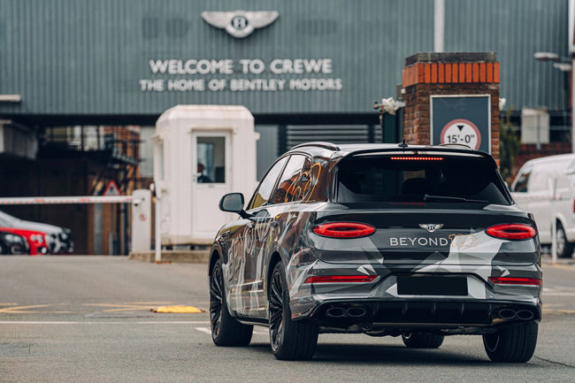 Deux teasers pour le nouveau Bentley Bentayga Speed