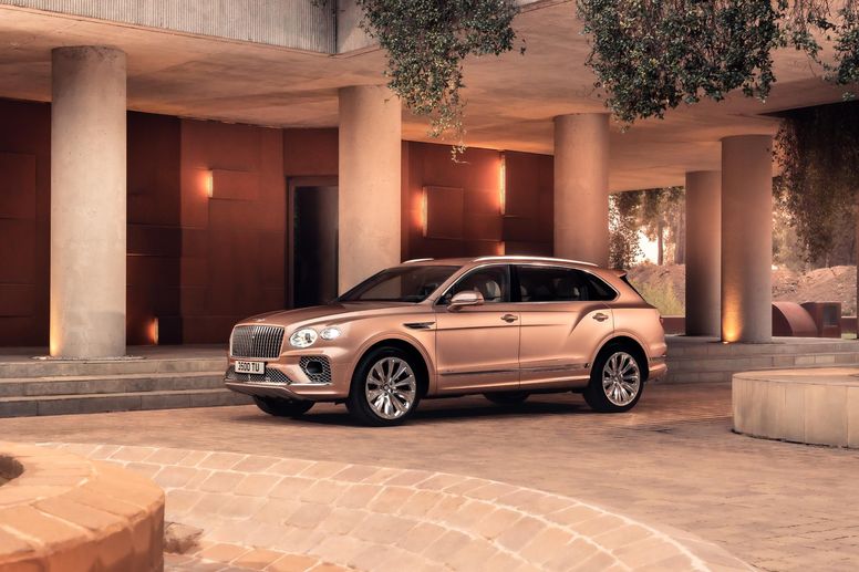 Nouveau Bentley Bentayga à empattement long