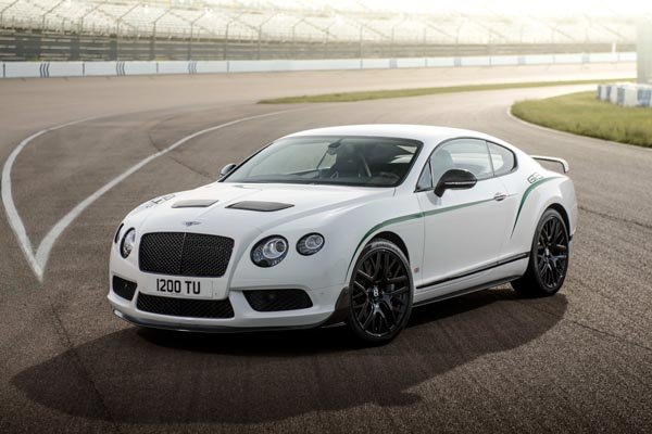 Stage de pilotage sur la glace avec la Bentley Continental GT3-R