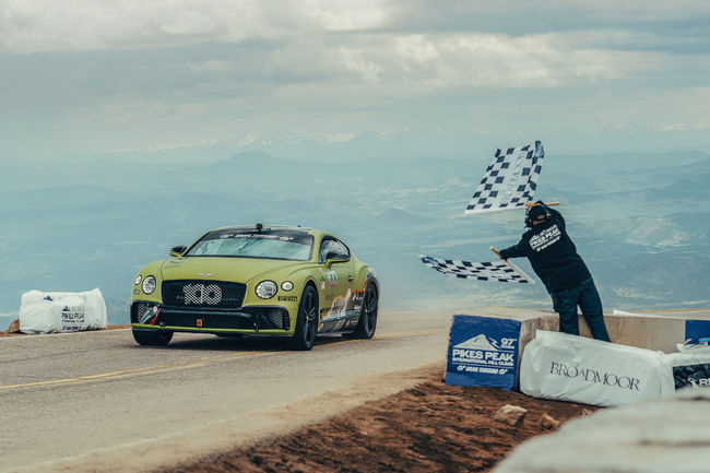 Pikes Peak : à bord de la Continental GT du record