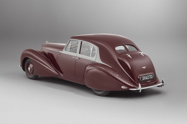 Bentley recrée la Corniche de 1939