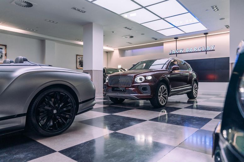 Bentley Motors dévoile deux éditions limitées au Savile Row Concours