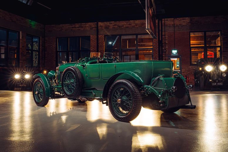 La première Bentley Speed Six Continuation Series exposée à Goodwood