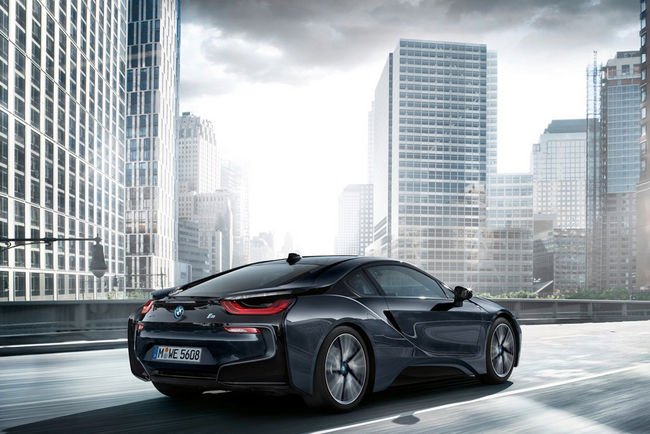 BMW i8 Protonic Dark Silver Edition