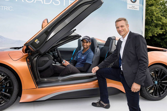 Il gagne une BMW i8 Roadster grâce à un coup parfait