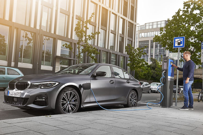 BMW prévoit l'ouverture de cinq usines pour produire ses propres batteries