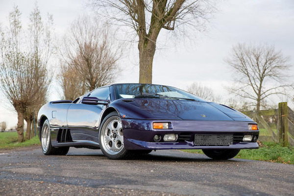 Bonhams : quatre générations de Lamborghini à Paris