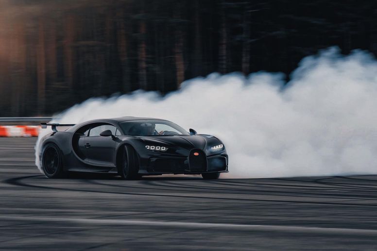 Séance de drift improbable pour la Bugatti Chiron Pur Sport