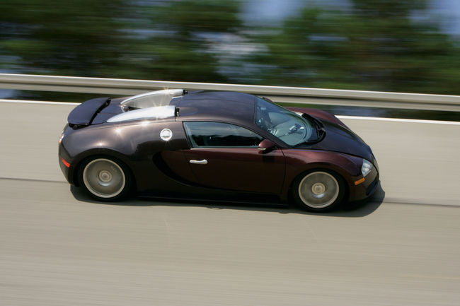 Quand la Bugatti Veyron franchissait le cap des 400 km/h