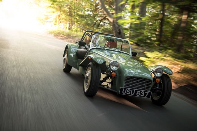 Caterham Seven Sprint : ambiance sixties