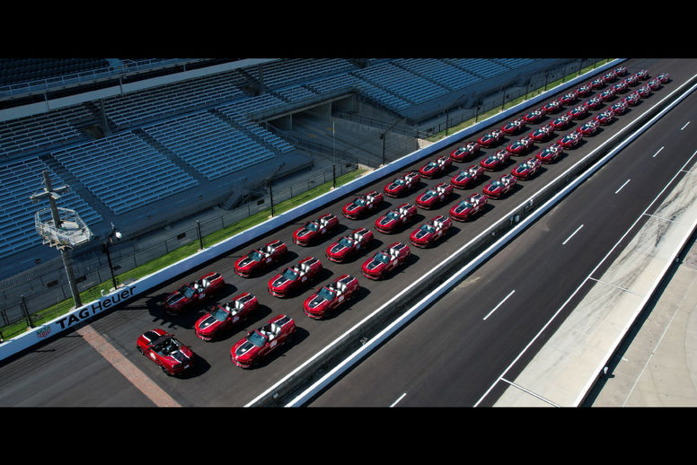 Une flotte de 49 Chevrolet Camaro préparée pour Indy 500