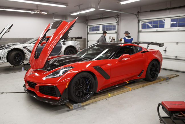 La Corvette ZR1 détrône la Ford GT sur le VIR