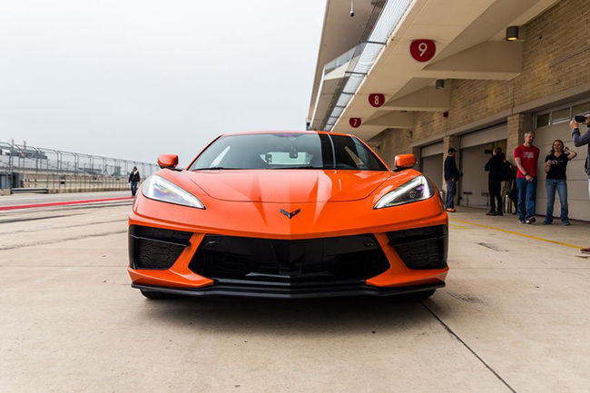 John Hennessey teste la Corvette C8 Biturbo