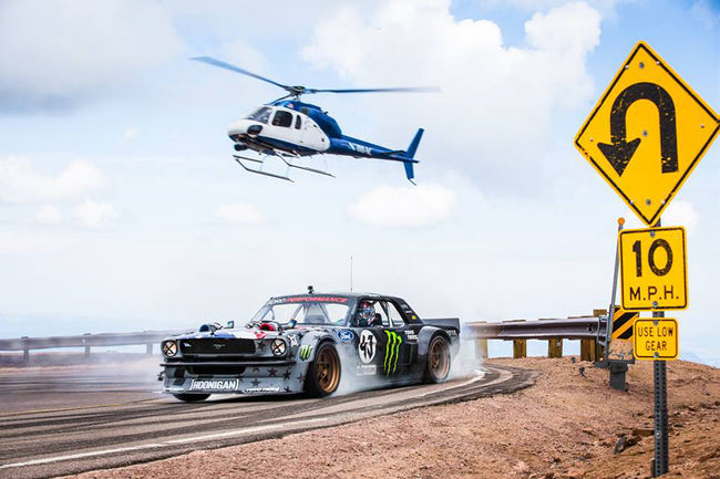 Climbkhana : Ken Block s'attaque à Pikes Peak avec la Hoonicorn RTR V2