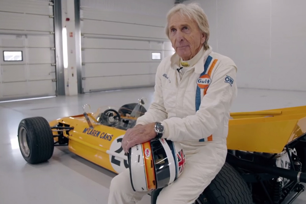 Derek Bell et la McLaren M9A de 1969 réunis