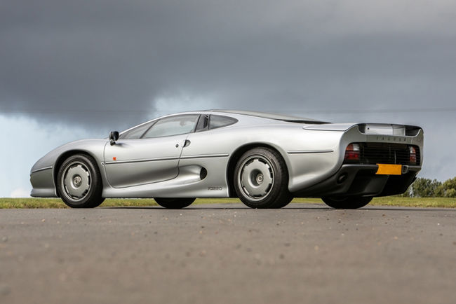 Silverstone Auctions : sportives de caractère à Birmingham