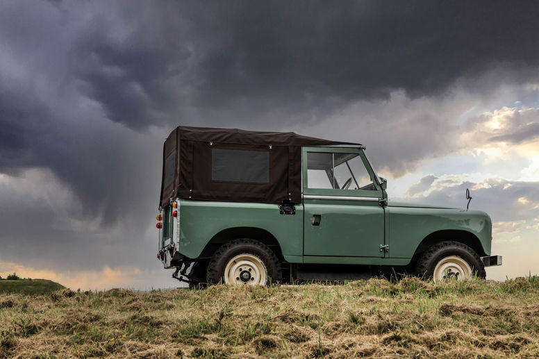 Everrati convertit le Land Rover Series IIA à l'électrique