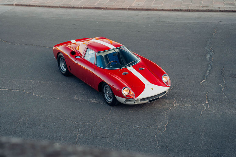 Une Ferrari 250 LM adjugée plus de 15 millions d'euros chez Artcurial