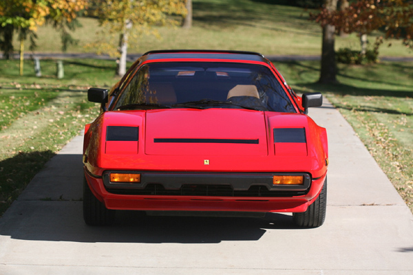 Offrez-vous la Ferrari 308 GTS de Magnum