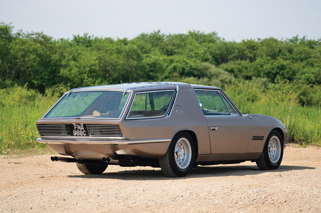 RM Sotheby's : Ferrari 330 2+2 Shooting Brake par Vignale