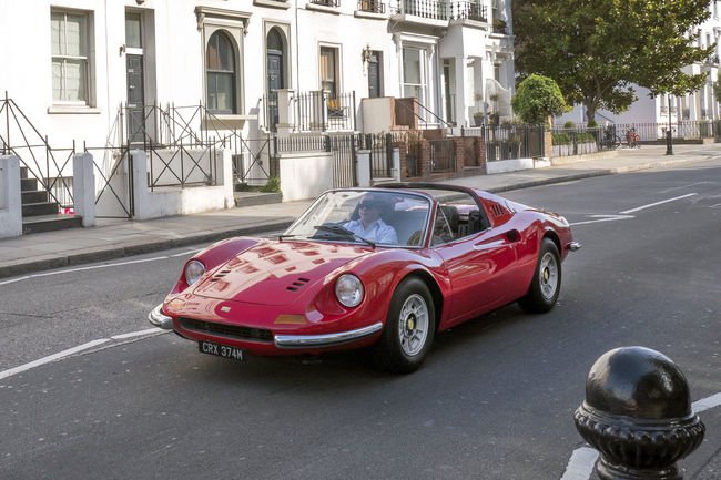 Une Ferrari Dino 246 GTS ex-Led Zeppelin aux enchères