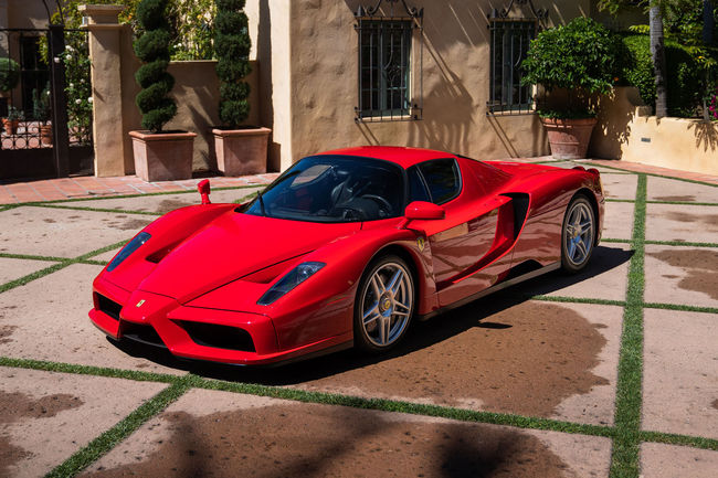 RM Sotheby's présente une Ferrari Enzo aux enchères