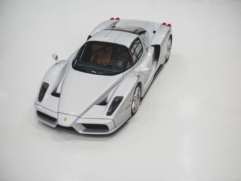 Une Ferrari Enzo quasi-neuve proposée aux enchères par RM Sotheby's