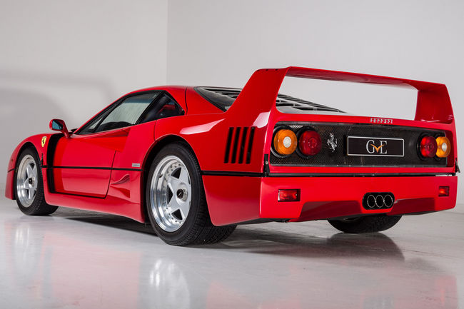 Offrez-vous la Ferrari F40 d'Eric Clapton