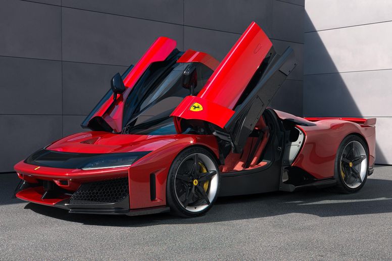 Lewis Hamilton et Charles Leclerc testent la Ferrari F80 à Fiorano