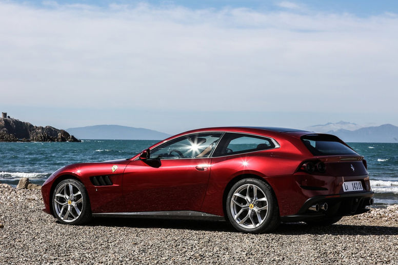 Fin de parcours pour la Ferrari GTC4Lusso ?