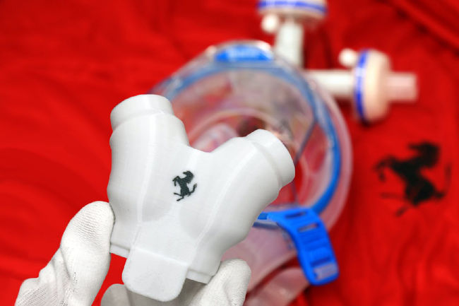 Ferrari produit des valves pour respirateurs et des raccords de masques