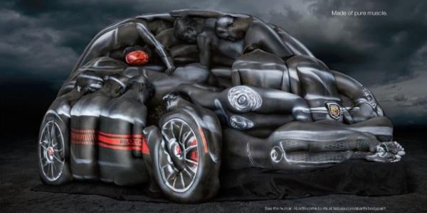 Une Fiat 500 Abarth façon body painting