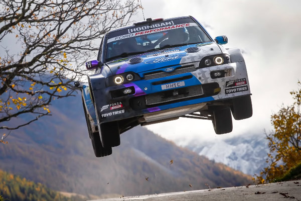 Embarquez dans la Ford Escort Cosworth de Ken Block