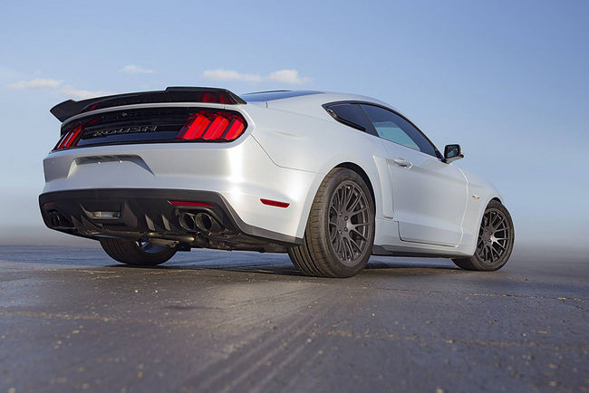 Ford Mustang P-51 par Roush Performance