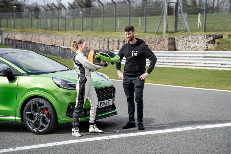 Le SUV Puma ST affronte son équivalent miniature à Brands Hatch