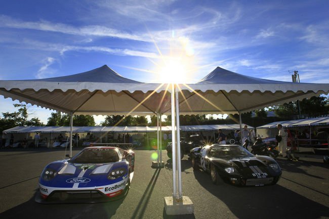 Le Mans Classic : un tour en Ford GT40 avec Olivier Pla