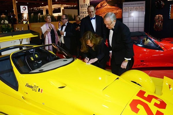 La Gillet Vertigo et Vanina Ickx au départ de Pikes Peak