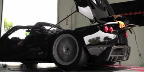 Une Hennessey Venom GT passe au banc