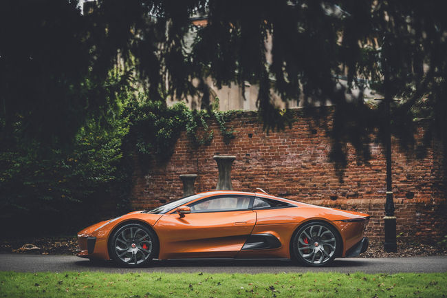 RM Sotheby's : une Jaguar C-X75 de Spectre aux enchères